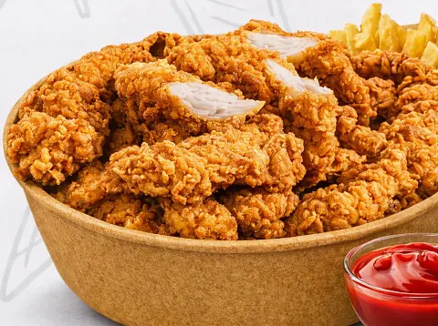 Poulet crispy en bol, frites et ketchup